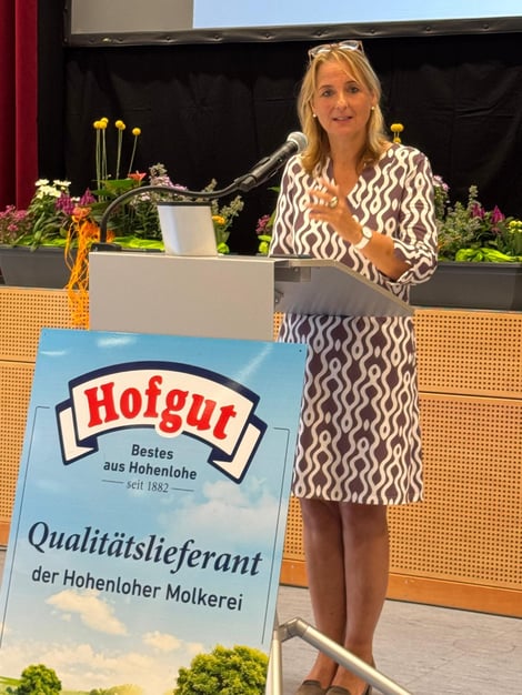 Landwirtschaftsministerium Isabel Kling hält das Grußwort