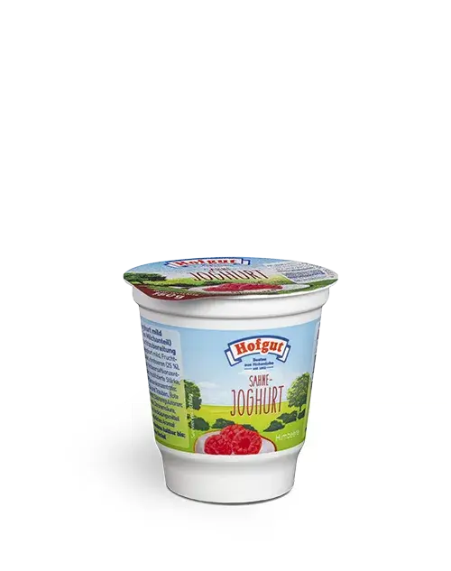 Ein 150 Gramm Becher Hofgut Sahne-Joghurt mit Himbeer-Geschmack